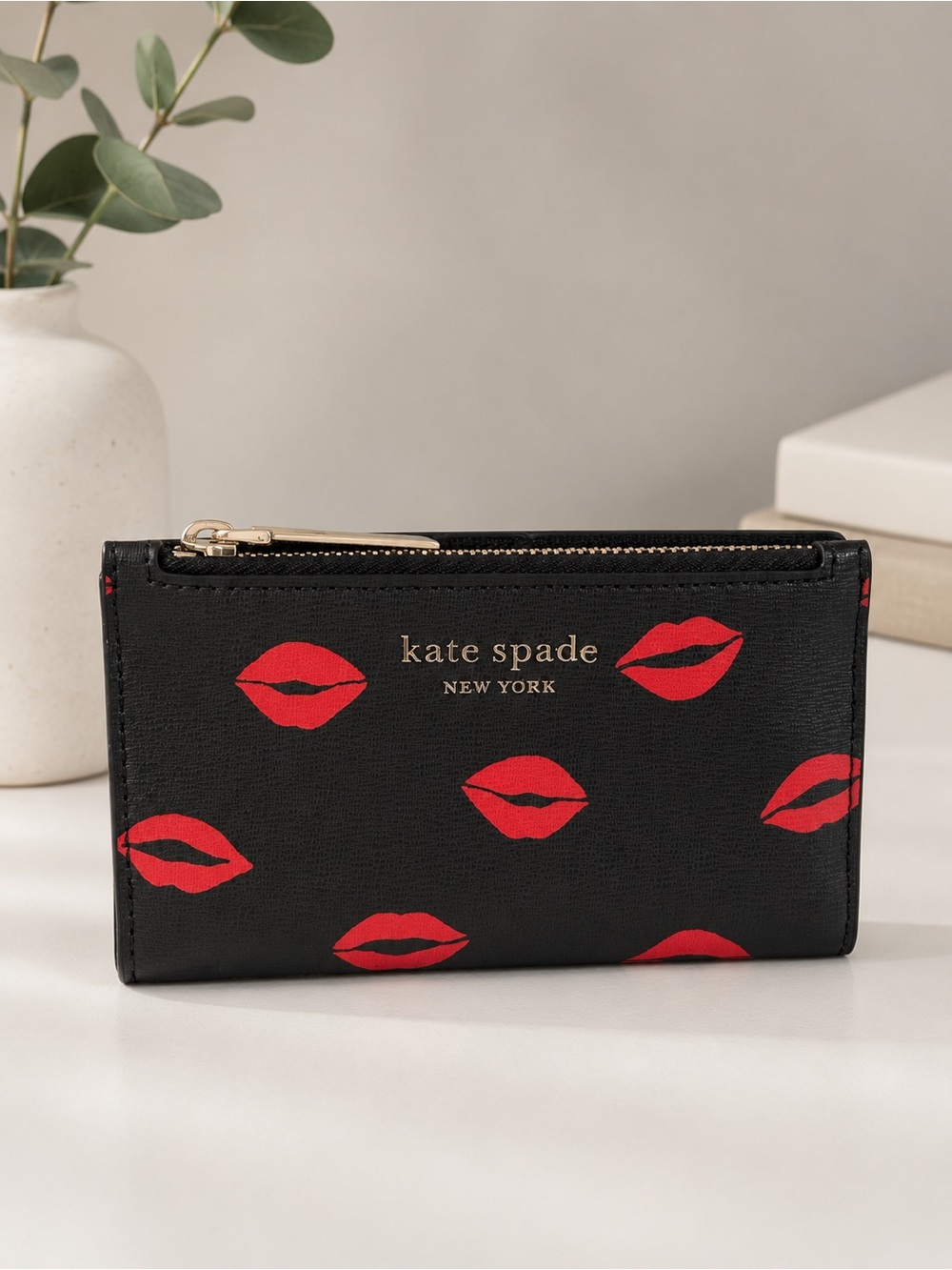 kate spade Black Wallet with Red Lip Motif - Picture 1 of 8